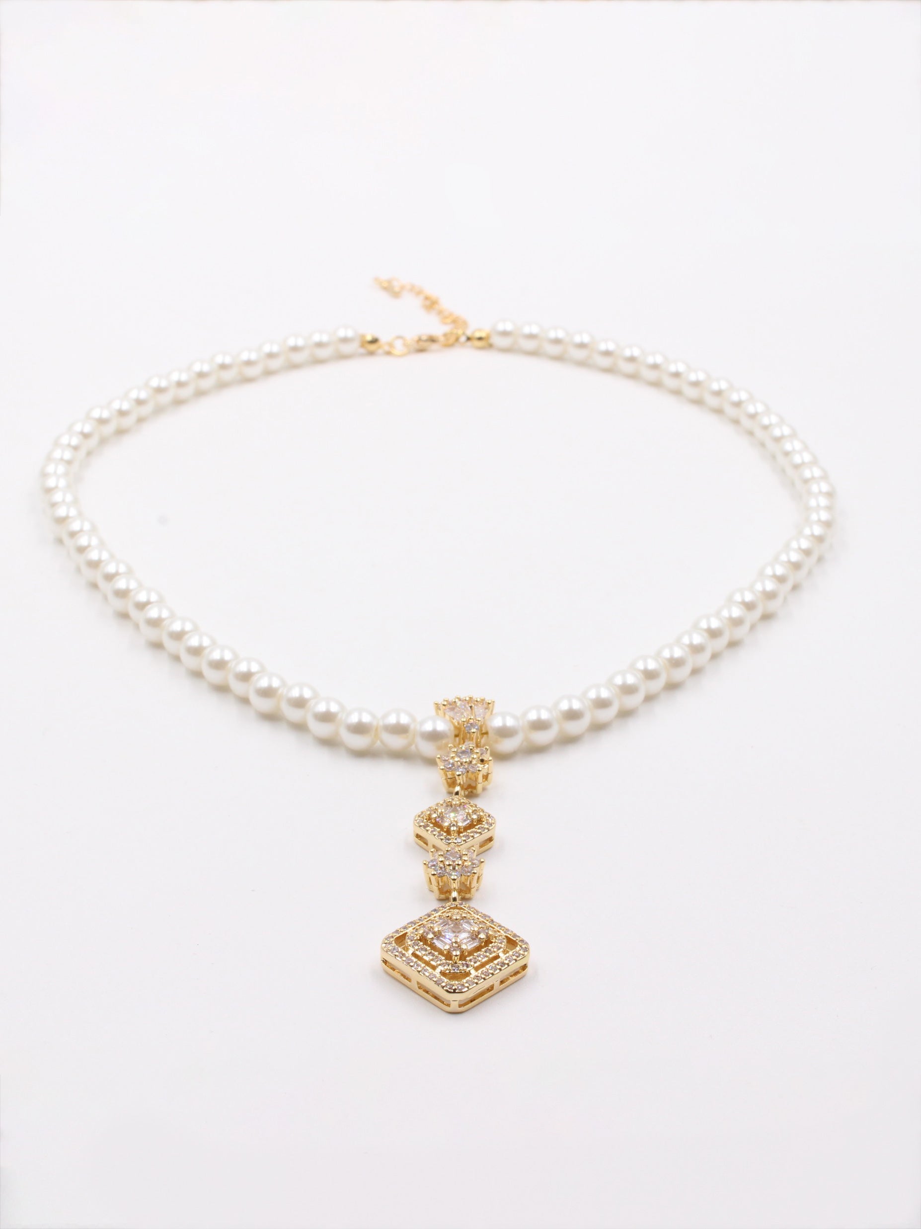 عقد لولو زركون مربع سلسال jewel ذهبي