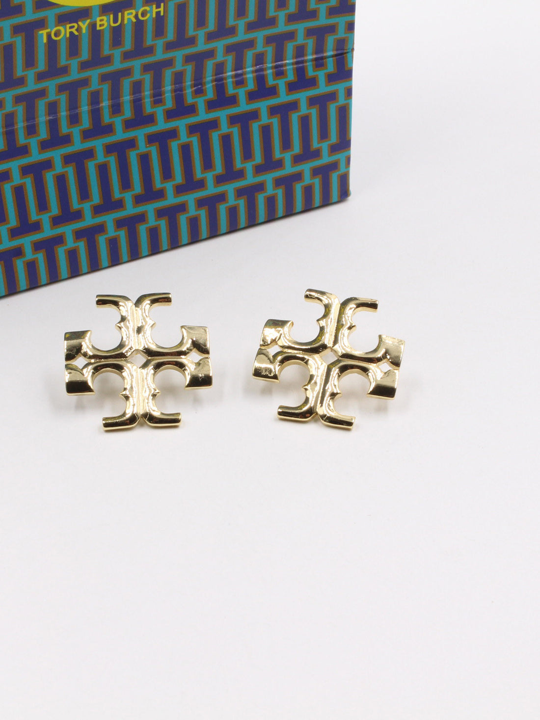 حلق توري بورش لوقو كبير حلق tory burch