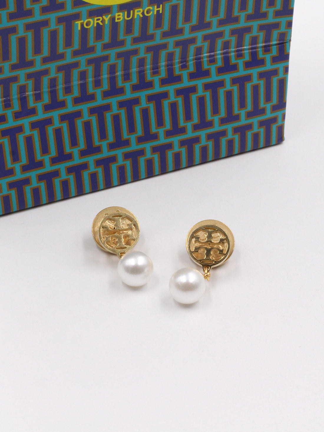 حلق توري بورش لوقو لولو حلق tory burch