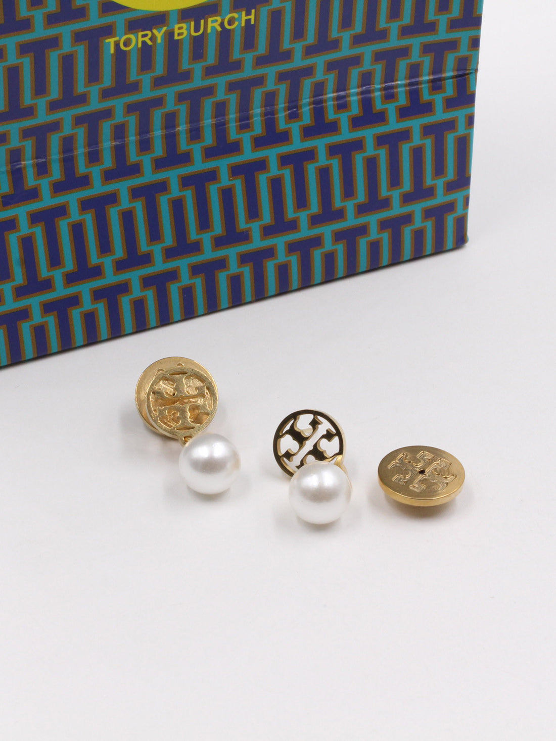 حلق توري بورش لوقو لولو حلق tory burch ذهبي