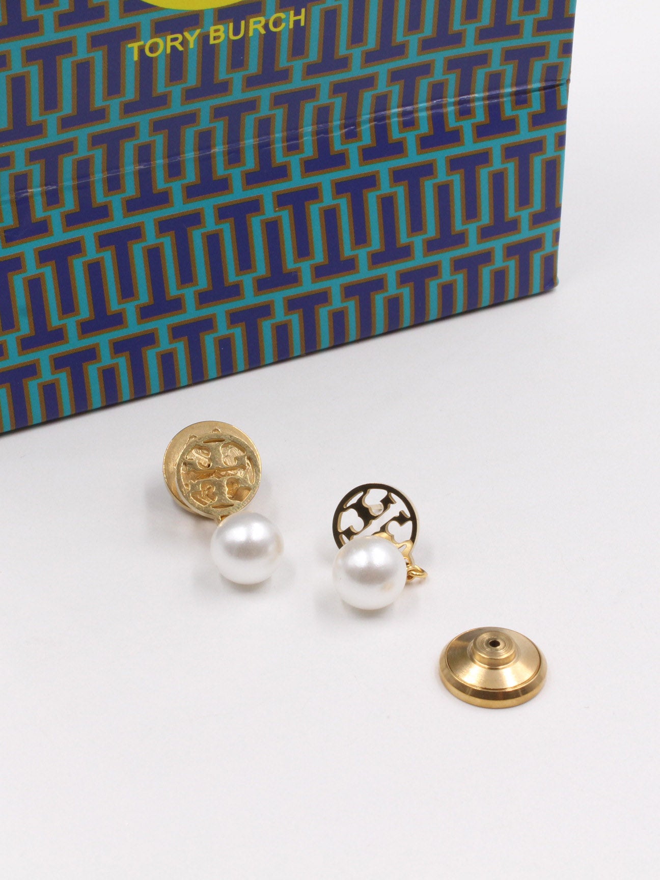 حلق توري بورش لوقو لولو حلق tory burch