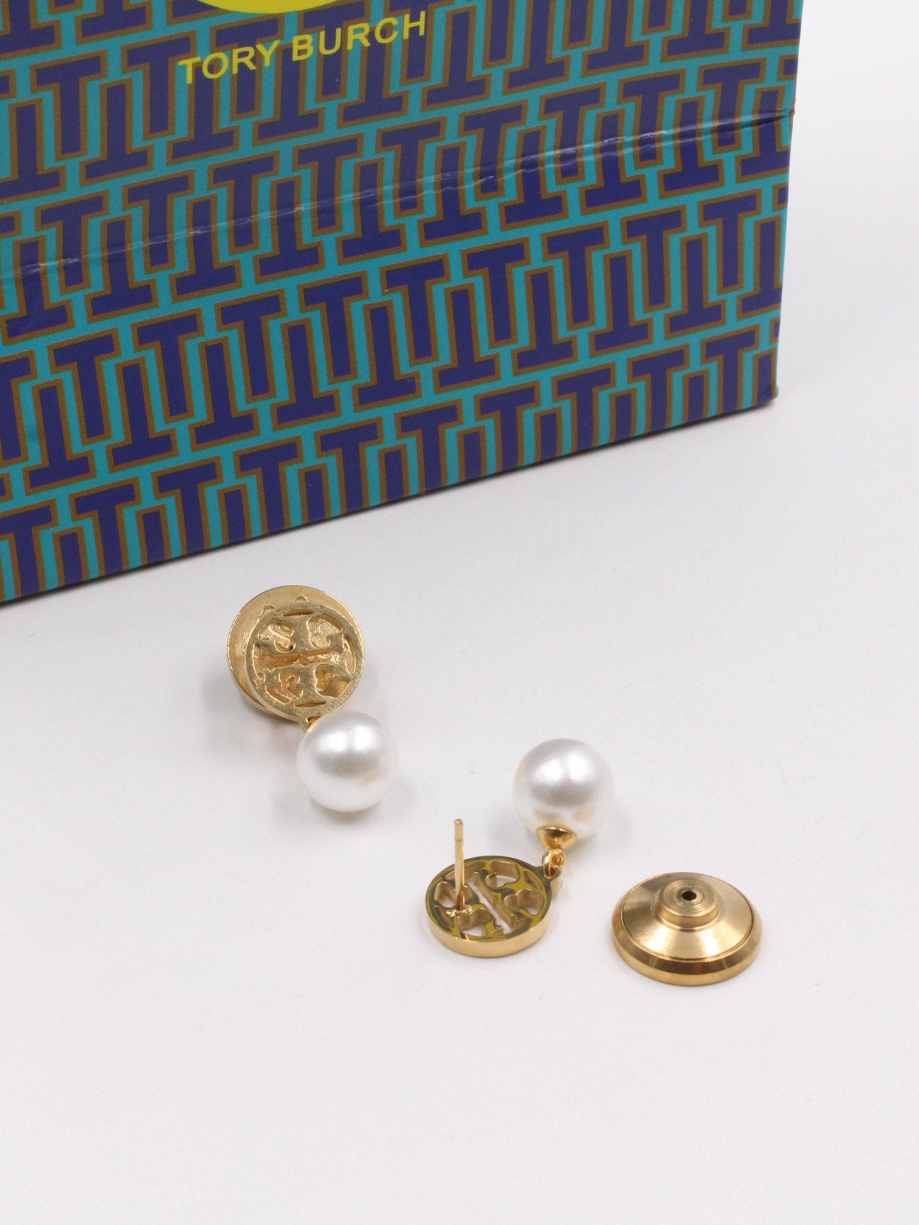 حلق توري بورش لوقو لولو حلق tory burch