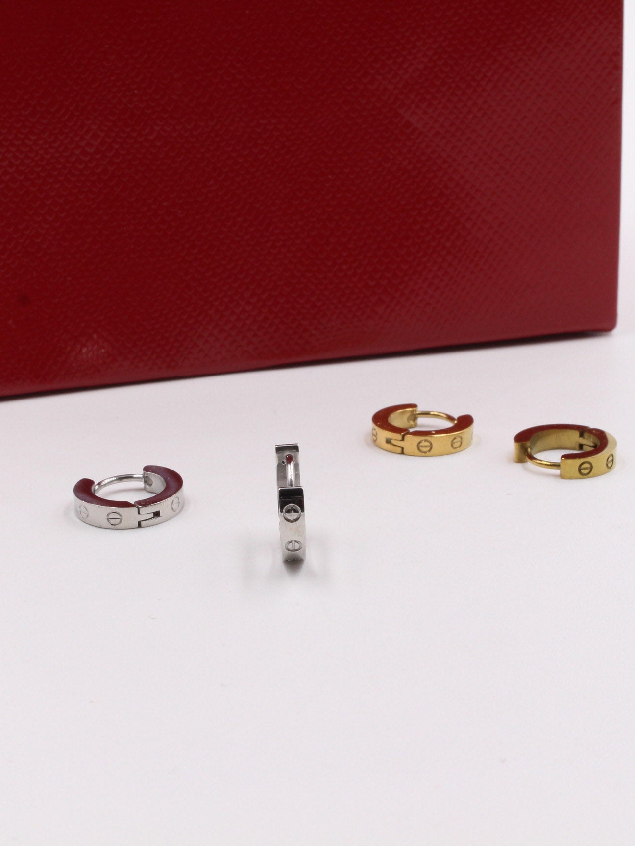 حلق كارتير صغير حلق CARTIER