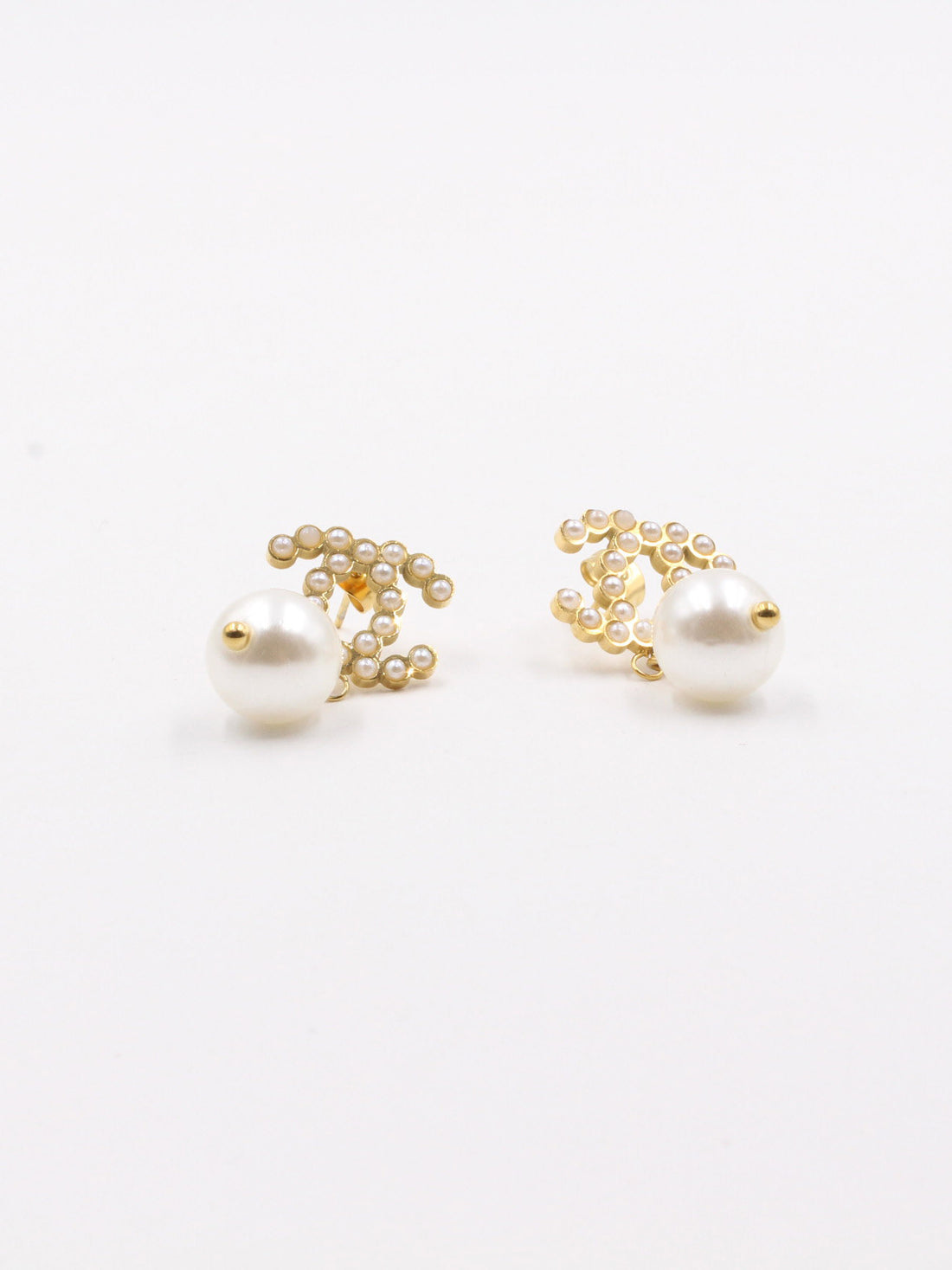 حلق شانيل بيرل بيق ستون حلق chanel