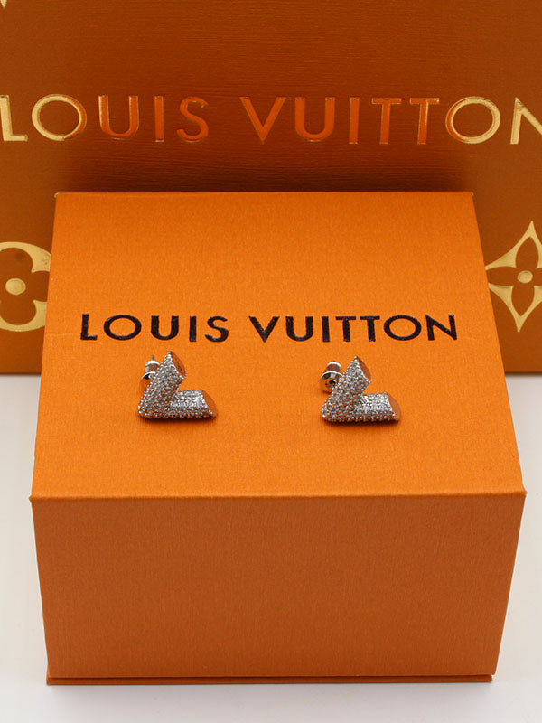 حلق لويس فيتون زركون V حلق louis vuitton