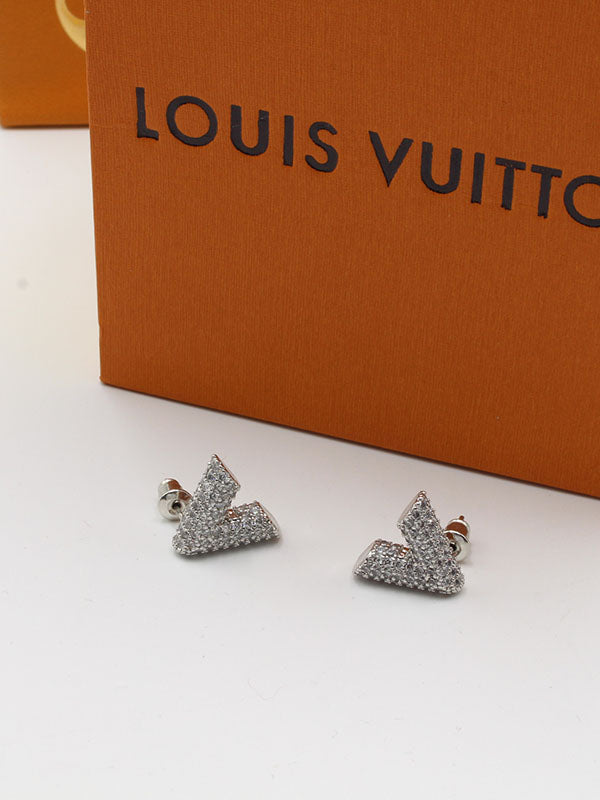 حلق لويس فيتون زركون V حلق louis vuitton