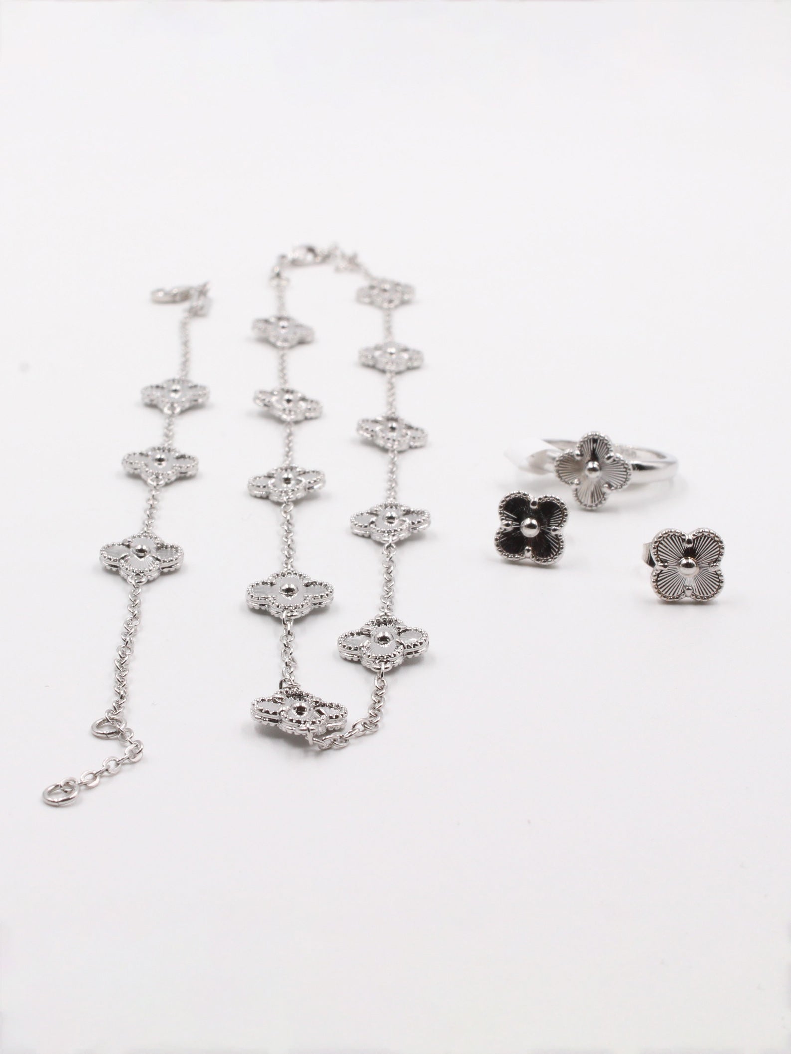طقم فان كليف ورود صغيره اطقم van cleef فضي 6