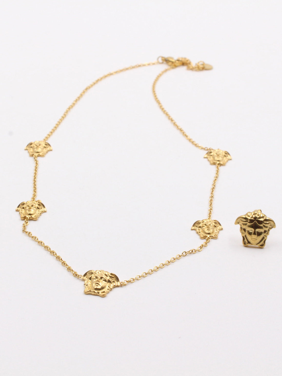 طقم فيرساتشي ذهبي اطقم versace ذهبي