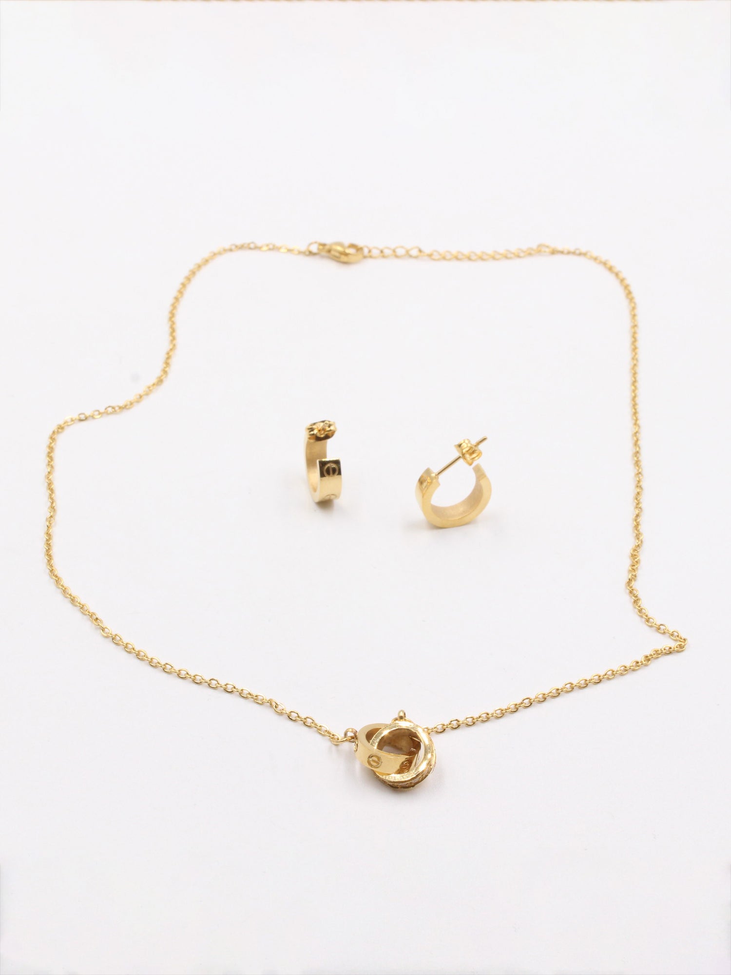 طقم كارتير ناعم زركون ذهبي اطقم CARTIER