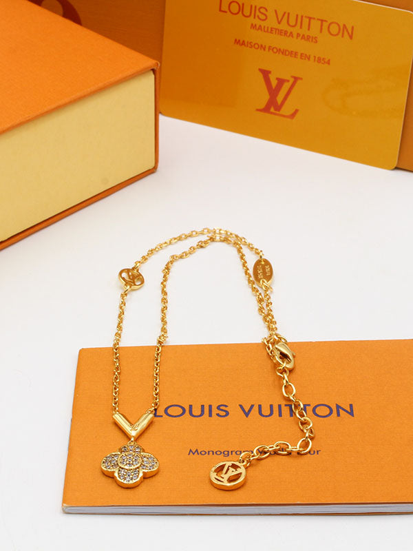 سلسال لويس فيتون في زركون لوقو سلسال louis vuitton ذهبي