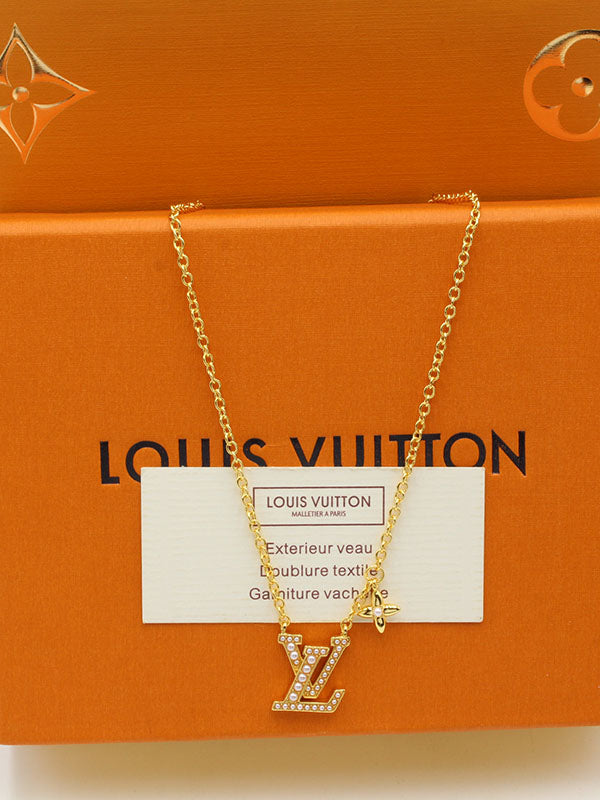 سلسال لويس فيتون بيرل لوقو سلسال louis vuitton ذهبي