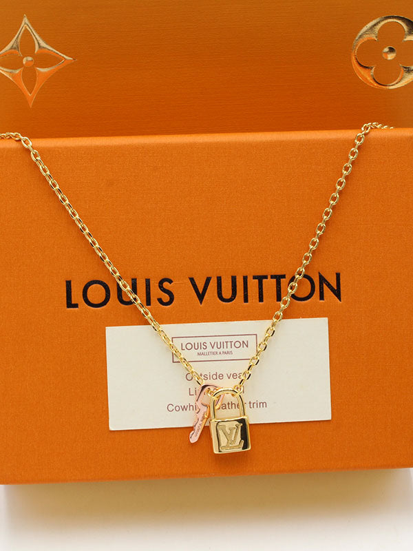 سلسال لويس فيتون كي اند لوك لوقو سلسال louis vuitton ذهبي