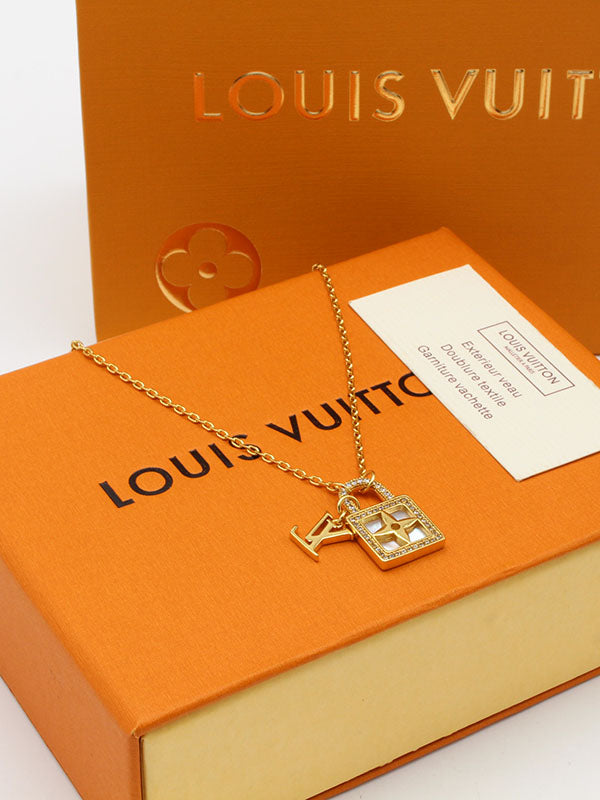 سلسال لويس فيتون وايت كي زركون لوقو سلسال louis vuitton