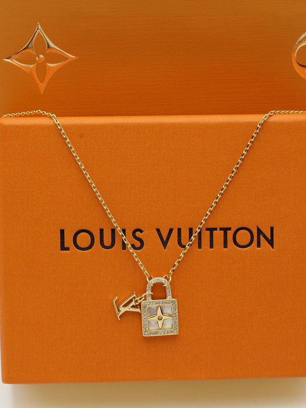 سلسال لويس فيتون وايت كي زركون لوقو سلسال louis vuitton ذهبي