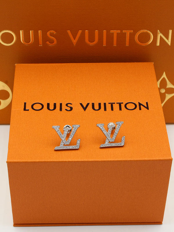 حلق فيتون لوقو زركون حلق louis vuitton فضي