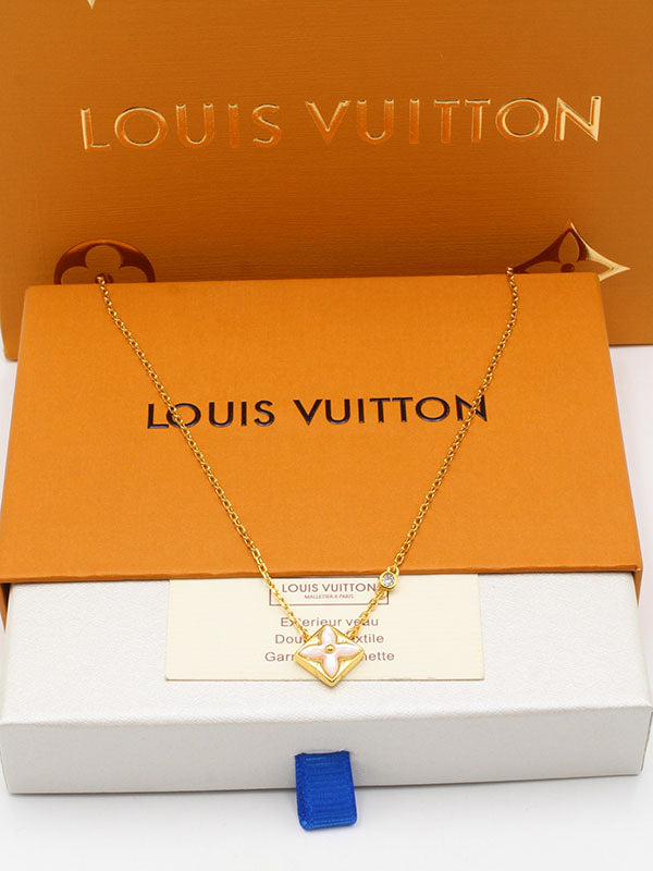 سلسال لويس فيتون سكوير وايت لوقو سلسال louis vuitton ذهبي