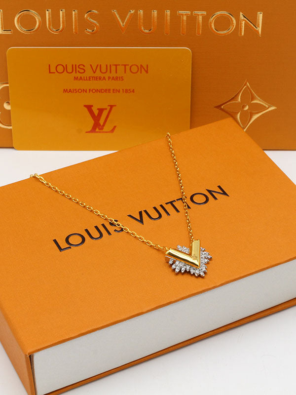 سلسال لويس فيتون زركون حرف v لوقو سلسال louis vuitton