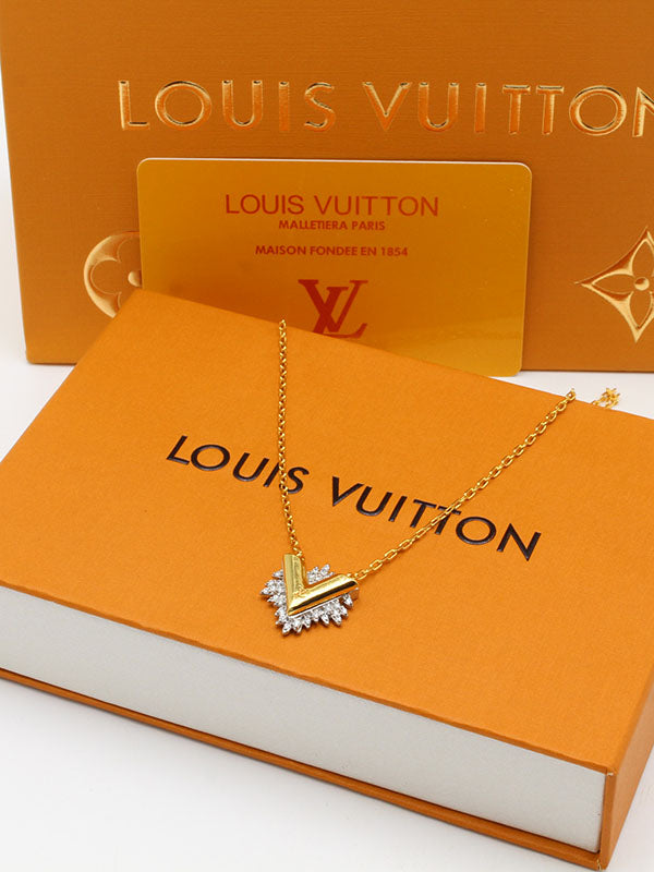سلسال لويس فيتون زركون حرف v لوقو سلسال louis vuitton