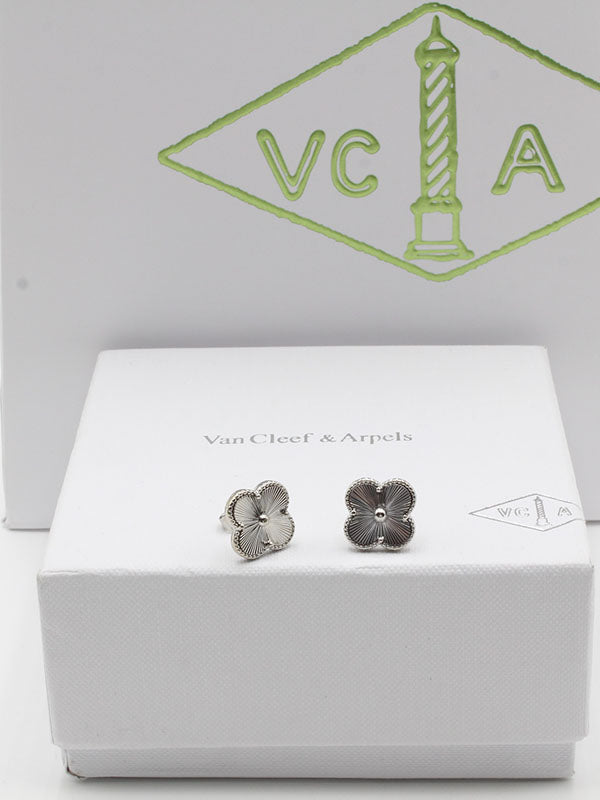 حلق فان كليف وسط لوقو حلق van cleef