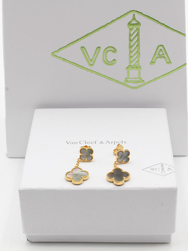 فان كليف حلق وردتين صدف طبيعي حلق van cleef