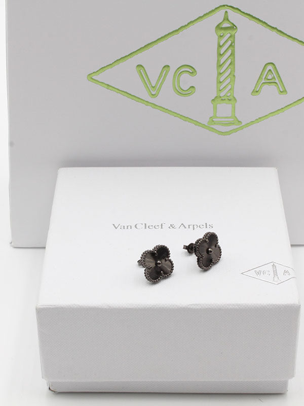 حلق فان كليف وسط لوقو حلق van cleef