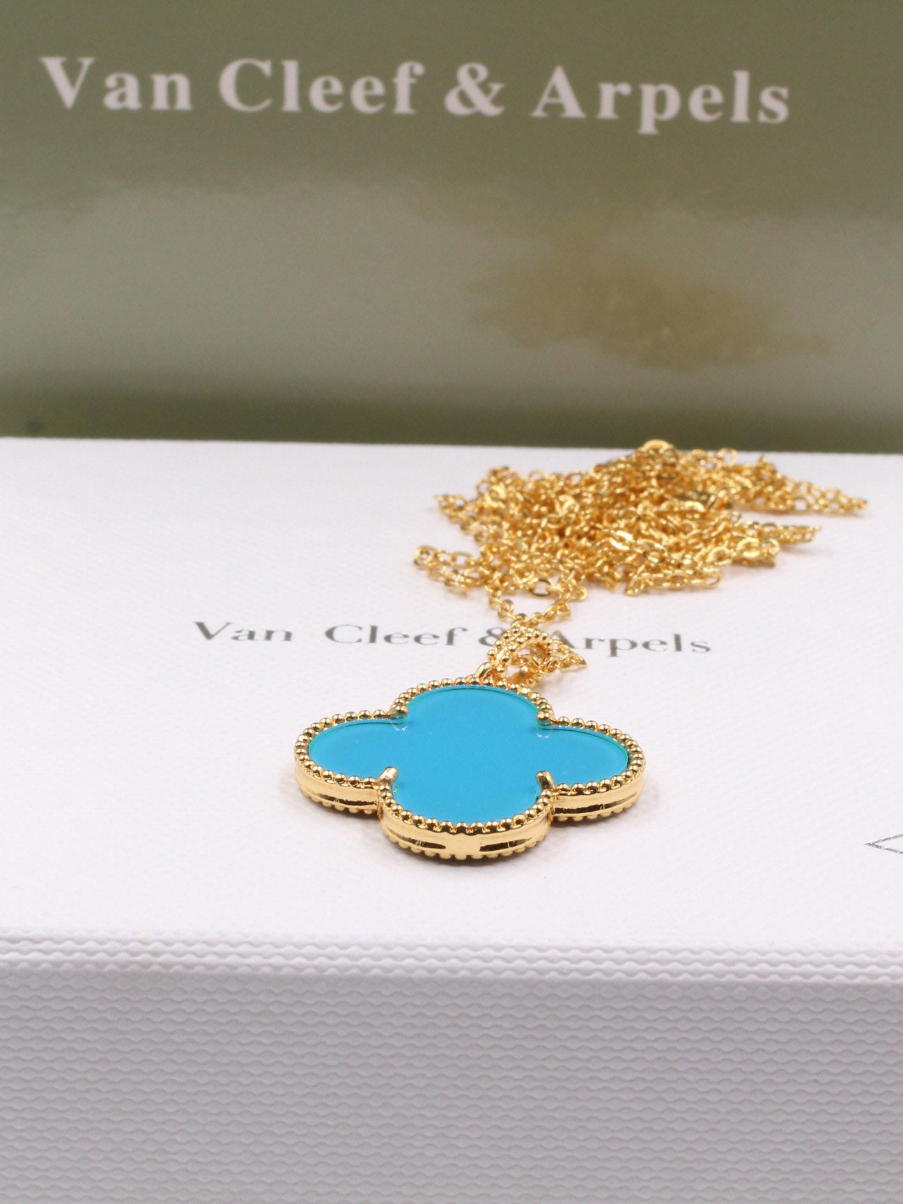 سلسال فان كليف طويل ذهبي سلسال van cleef