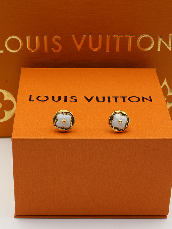 حلق لويس فيتون مدور ناعم كيرف حلق louis vuitton ذهبي ابيض