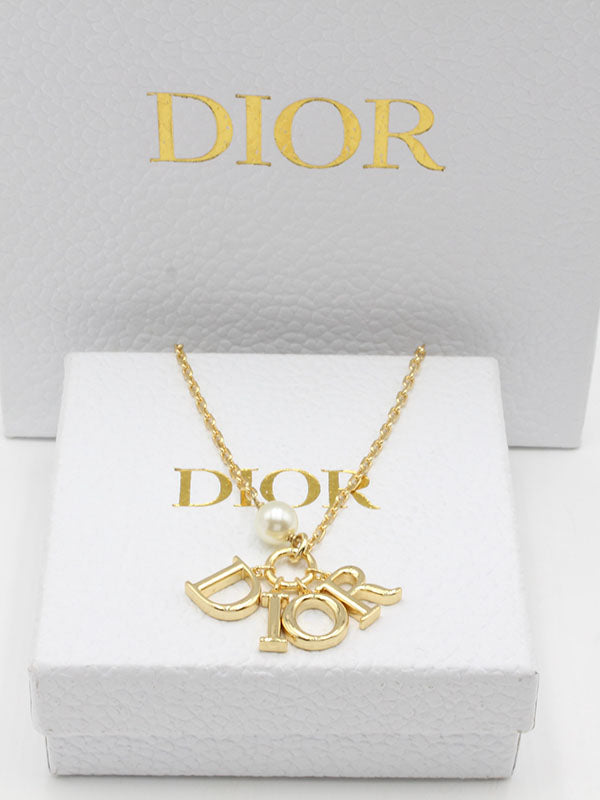 سلسال ديور مكس بنتدنت لولو لوقو سلسال louis vuitton ذهبي