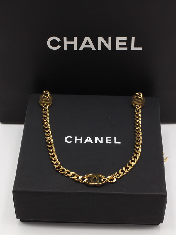 تشوكر شانيل ذهبي لوقو سلسال chanel
