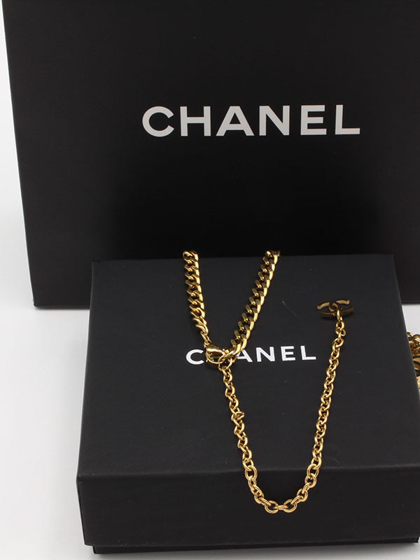 تشوكر شانيل ذهبي لوقو سلسال chanel