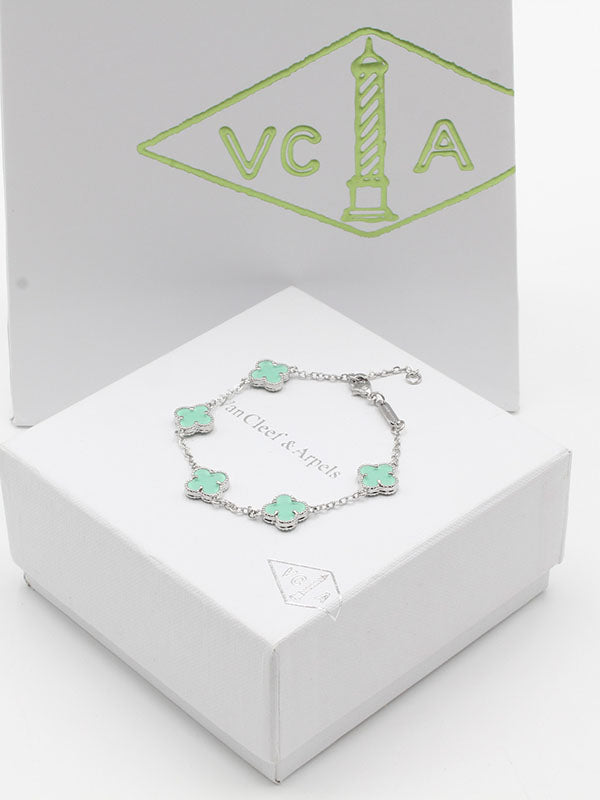 اساور فان كليف لوقو وسط اسواره van cleef