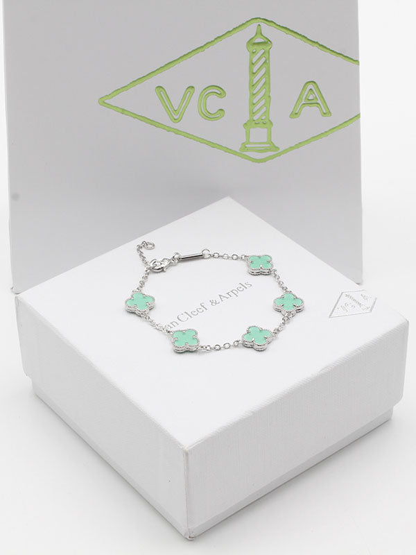اساور فان كليف لوقو وسط اسواره van cleef