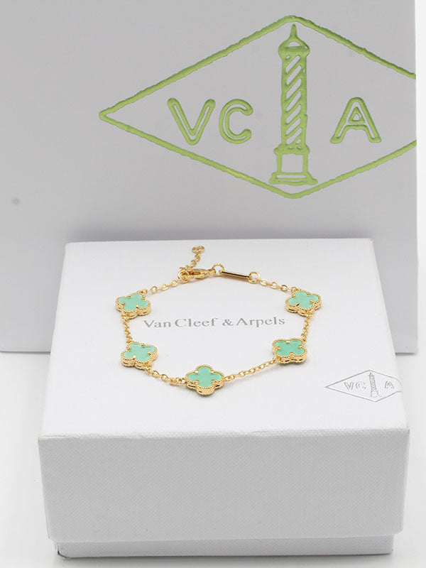 اساور فان كليف لوقو وسط اسواره van cleef