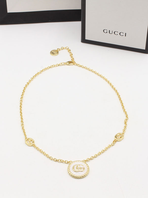 سلسال قوتشي ابيض لوقو سلسال gucci