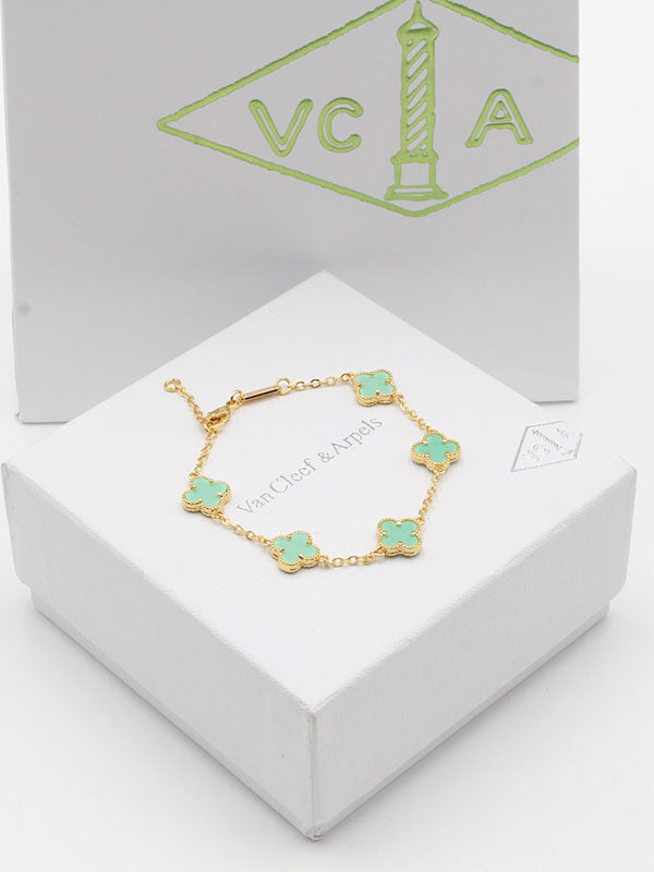 اساور فان كليف لوقو وسط اسواره van cleef