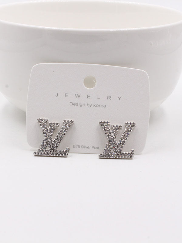 حلق لويس فيتون شعار لوقو زركون حلق louis vuitton فضي