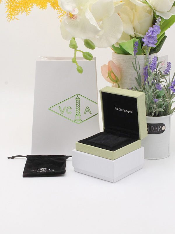 ملحقات فان كليف الاصلية للاساور و للاطقم هدايا van cleef