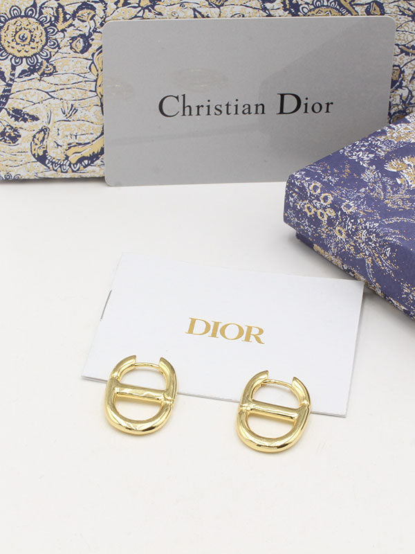 حلق ديور ربقيلور حلق dior ذهبي