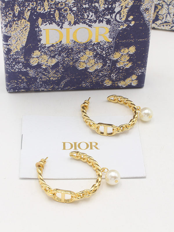حلق ديور كبير لوقو بيرل حلق dior