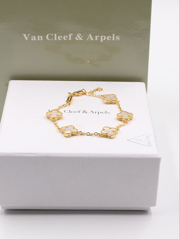 اساور فان كليف لوقو وسط اسواره van cleef ابيض