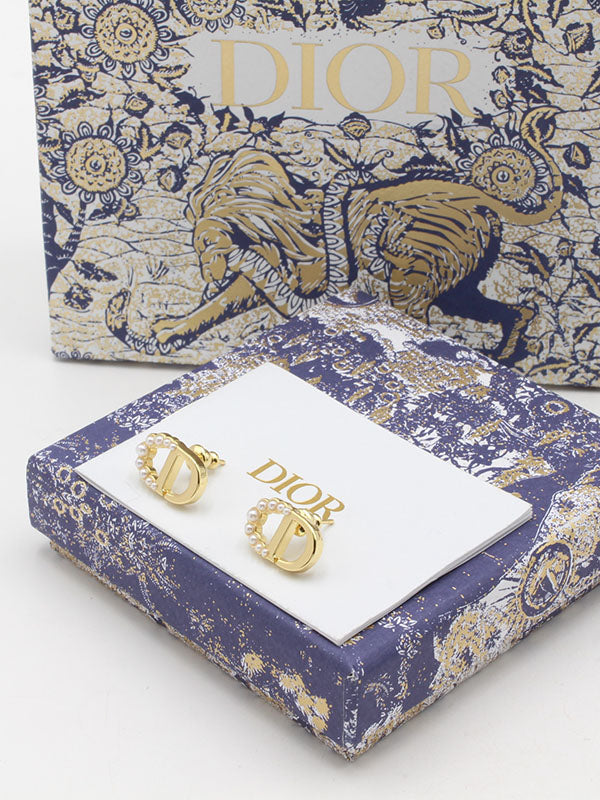 حلق ديور لوقو ريقيلور لوقو حلق dior