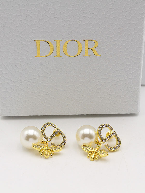 حلق ديور يعسوب لوقو حلق dior