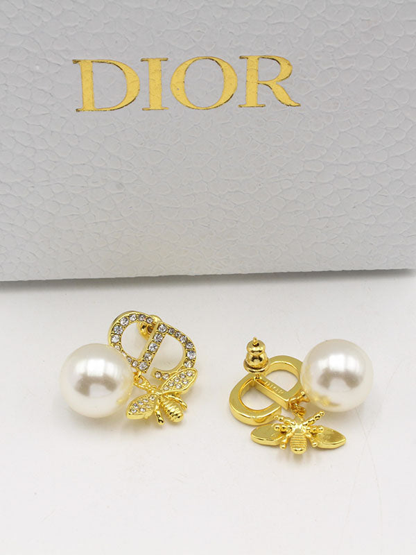 حلق ديور يعسوب لوقو حلق dior