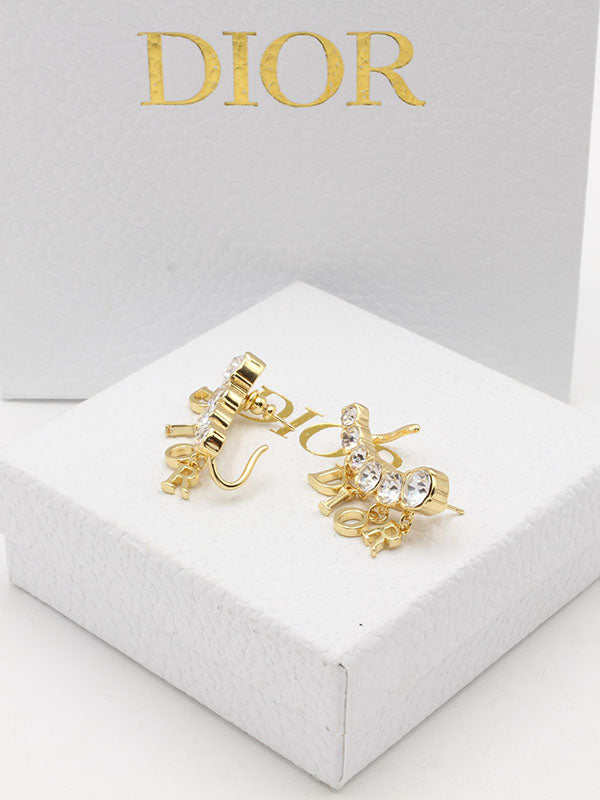 حلق ديور خلف الاذن لوقو حلق dior