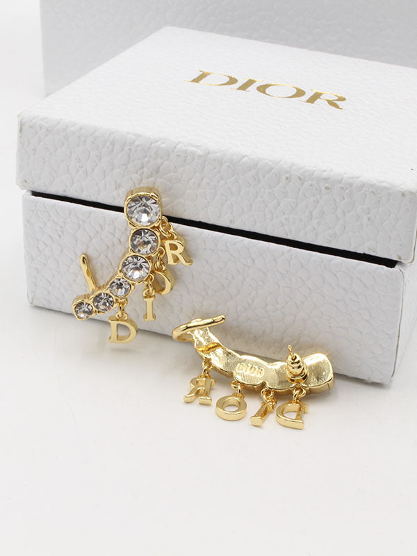 حلق ديور خلف الاذن لوقو حلق dior