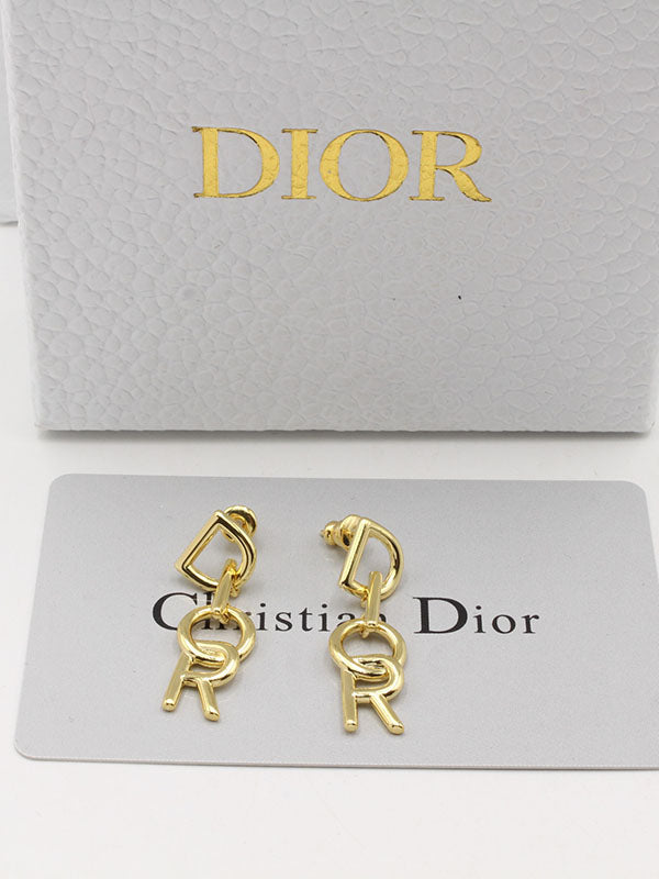 حلق ديور ذهبي متوسط الطول حلق dior