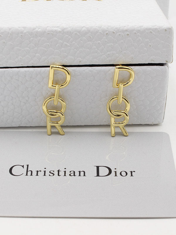 حلق ديور ذهبي متوسط الطول حلق dior ذهبي