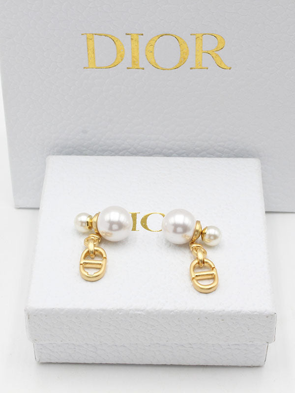 حلق ديور لوقو ذهبي مطفي حلق dior