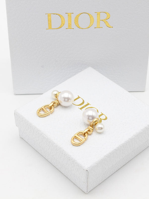 حلق ديور لوقو ذهبي مطفي حلق dior