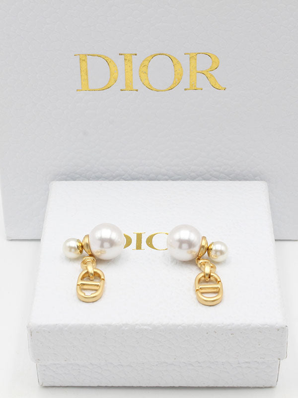 حلق ديور لوقو ذهبي مطفي حلق dior